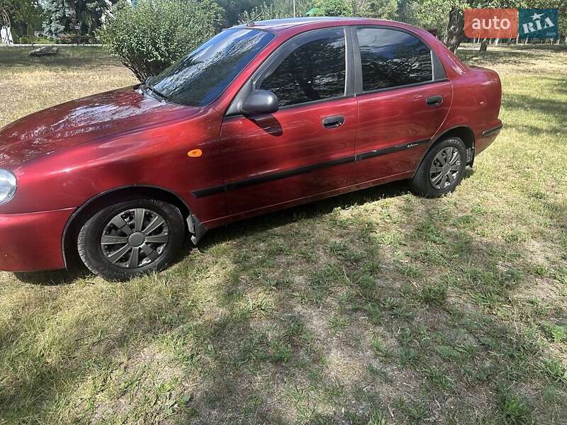 Седан Daewoo Lanos 2005 в Нікополі