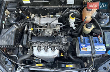 Седан Daewoo Lanos 2011 в 