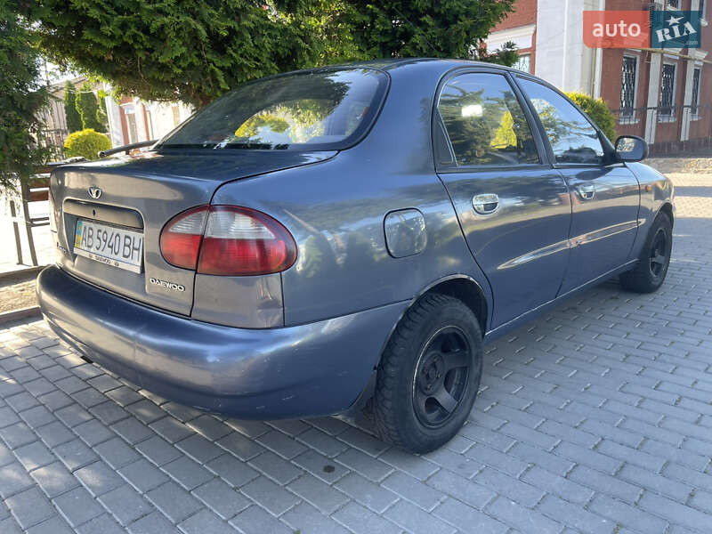 Седан Daewoo Lanos 2010 в Калиновке