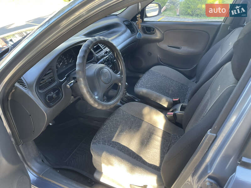Седан Daewoo Lanos 2010 в Калиновке
