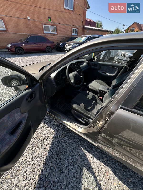 Хетчбек Daewoo Lanos 2001 в Дергачах