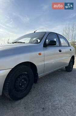 Седан Daewoo Lanos 2008 в Ровно