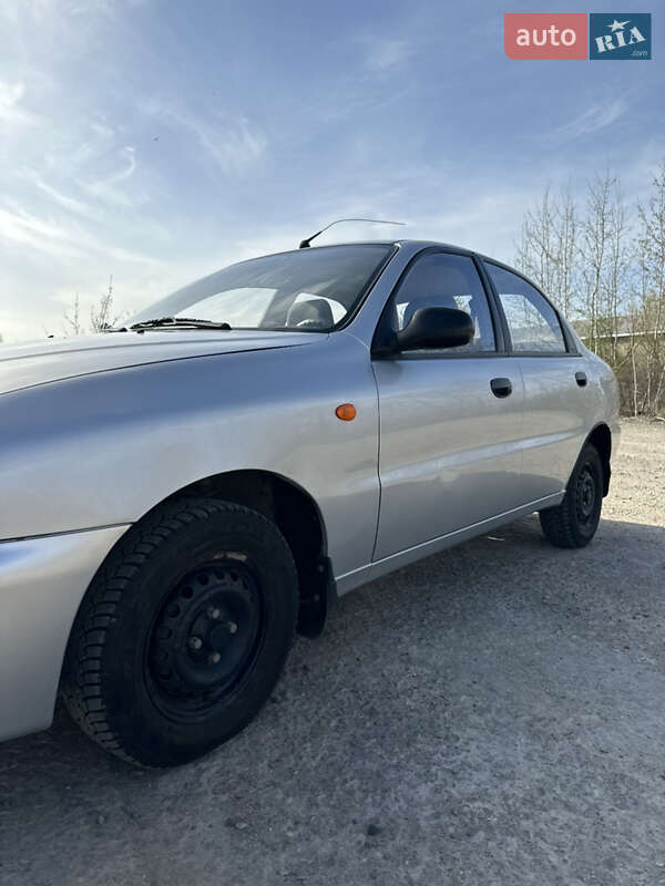Седан Daewoo Lanos 2008 в Ровно