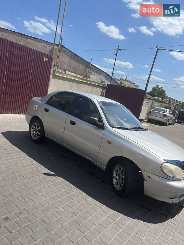 Седан Daewoo Lanos 2002 в Одессе