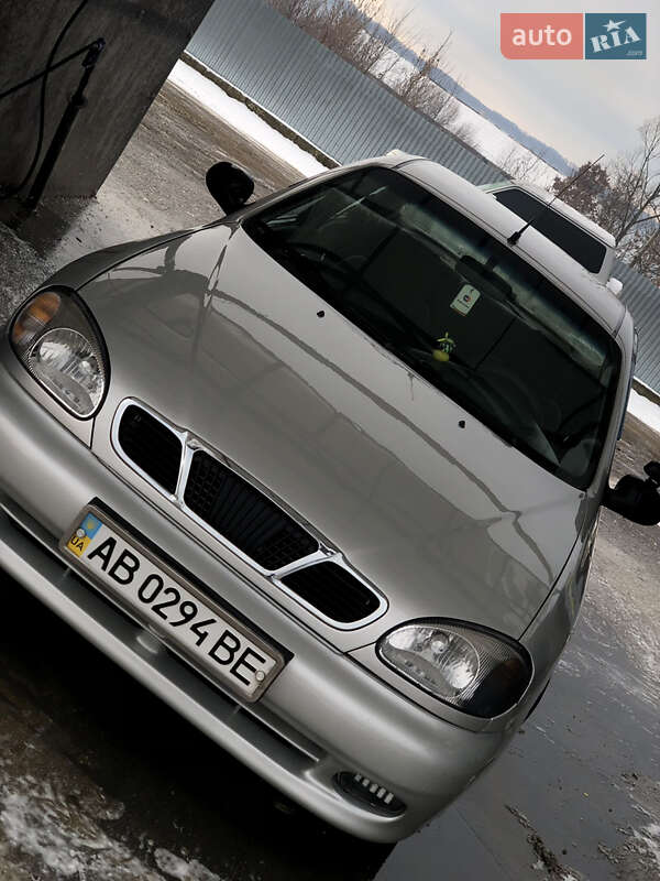 Седан Daewoo Lanos 2004 в Вижниці