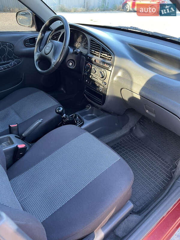 Хетчбек Daewoo Lanos 2002 в Одесі