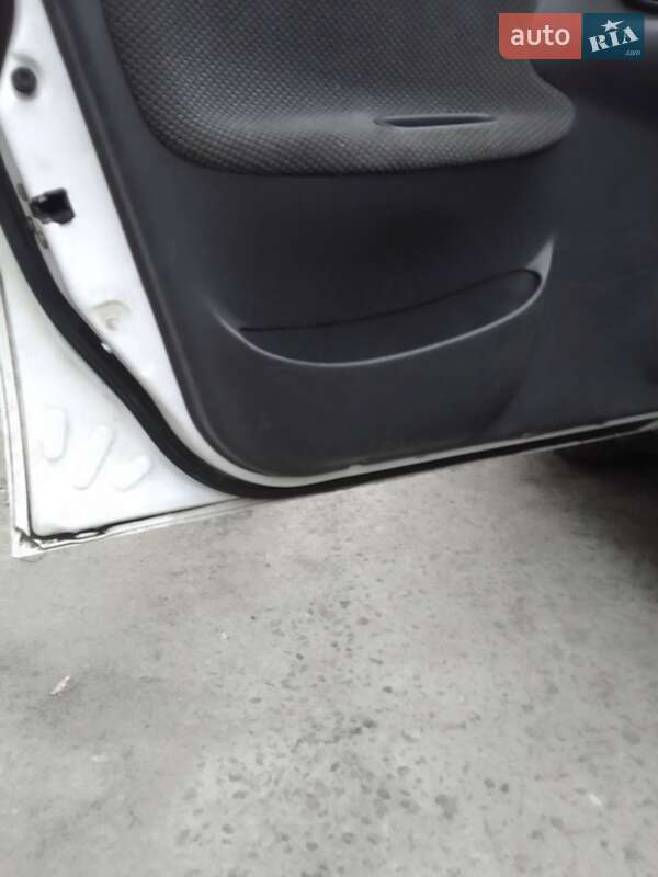 Седан Daewoo Lanos 1998 в Днепре