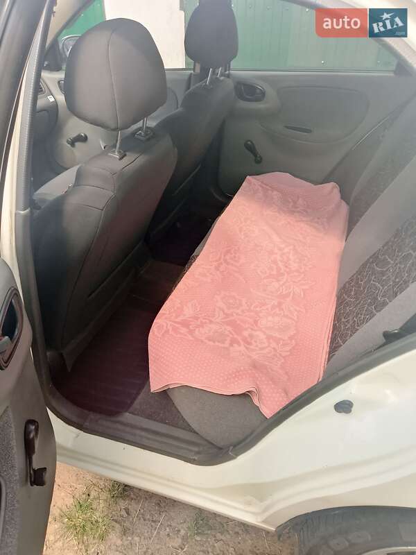 Седан Daewoo Lanos 2005 в Коростышеве