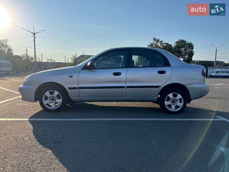 Седан Daewoo Lanos 2004 в Кривом Роге