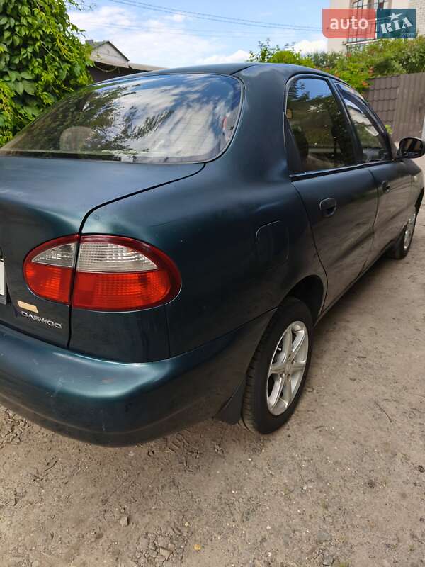 Седан Daewoo Lanos 2000 в Киеве