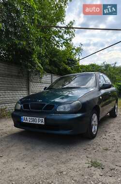 Седан Daewoo Lanos 2000 в Киеве