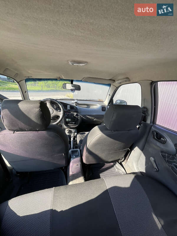 Седан Daewoo Lanos 2004 в Иршаве