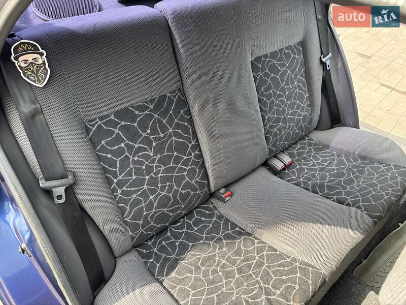 Седан Daewoo Lanos 2003 в Киеве