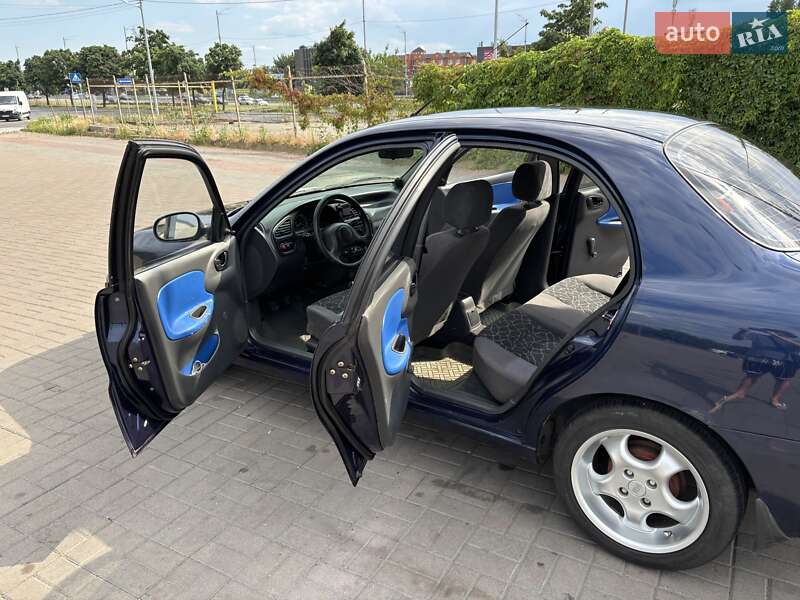 Седан Daewoo Lanos 2003 в Киеве