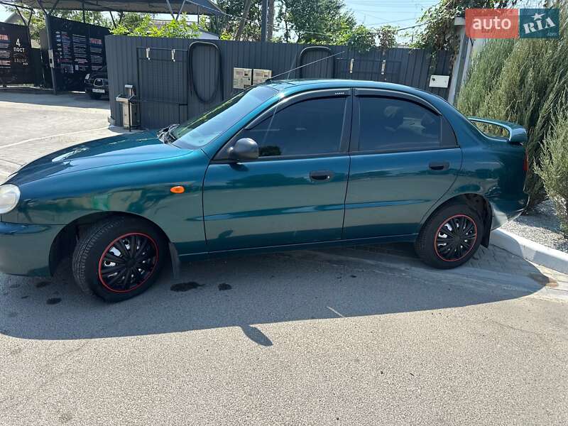 Седан Daewoo Lanos 2003 в Дніпрі