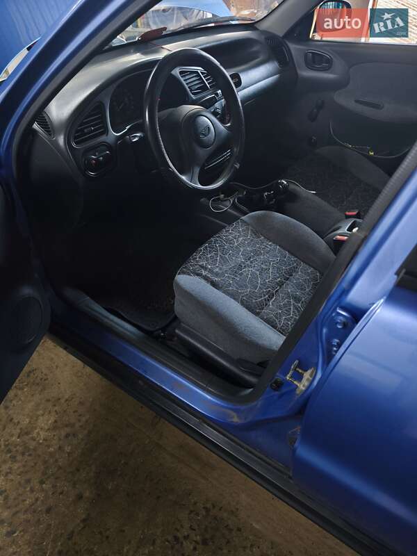 Седан Daewoo Lanos 2006 в Вараші