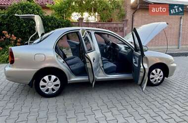 Седан Daewoo Lanos 1999 в Днепре