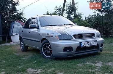 Седан Daewoo Lanos 2003 в Жовкві