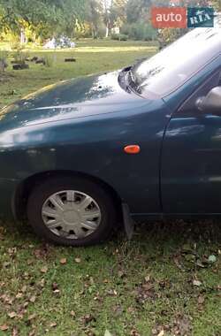 Седан Daewoo Lanos 2004 в 