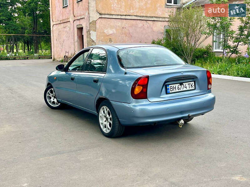 Седан Daewoo Lanos 2005 в Дачному