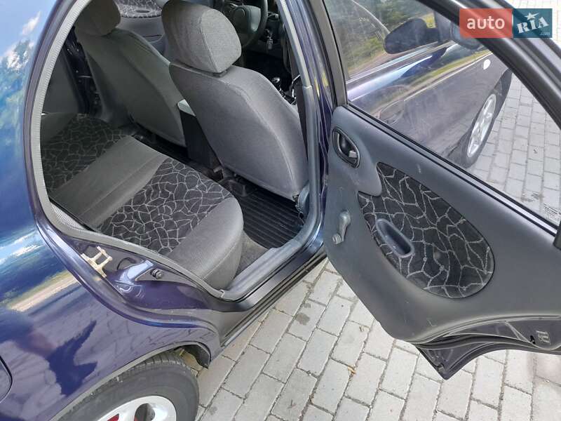 Седан Daewoo Lanos 2003 в Кременце