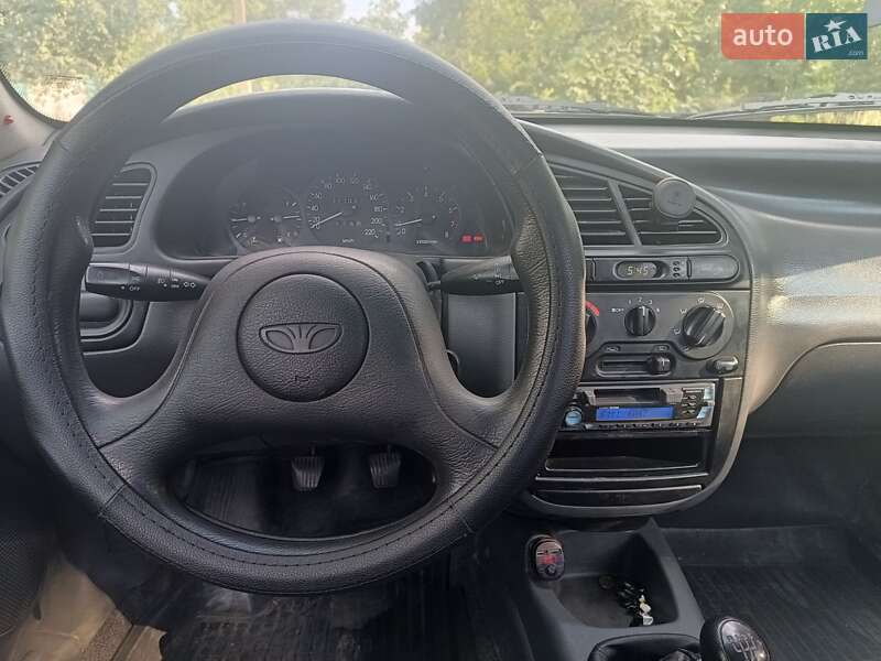 Седан Daewoo Lanos 2003 в Покровском
