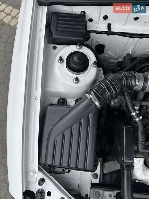 Седан Daewoo Lanos 2006 в Хотині