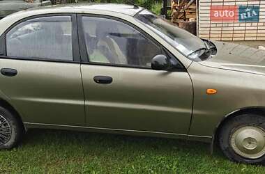 Седан Daewoo Lanos 2004 в Долині