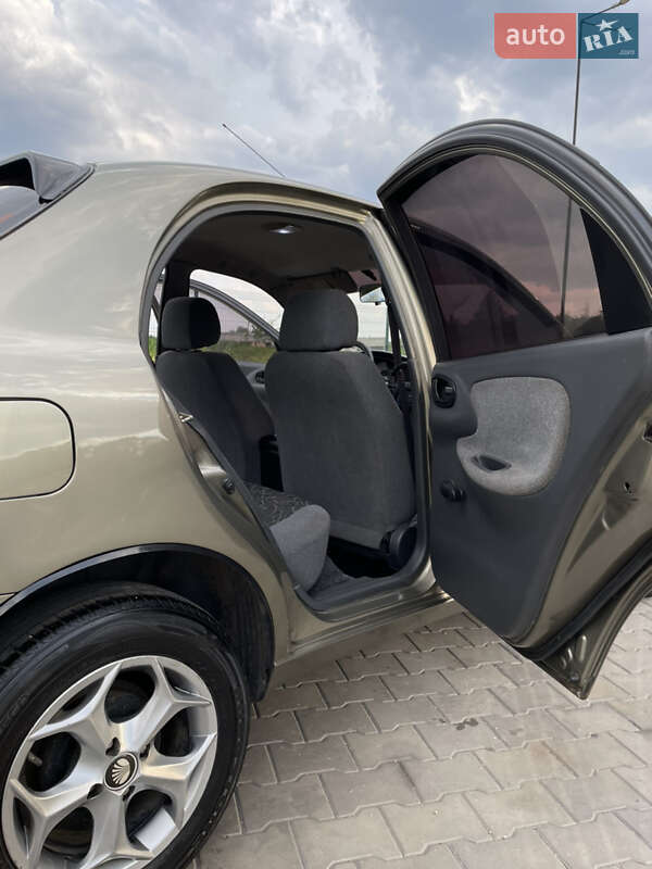 Седан Daewoo Lanos 2006 в Желтых Водах