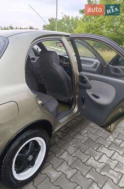 Седан Daewoo Lanos 2004 в 