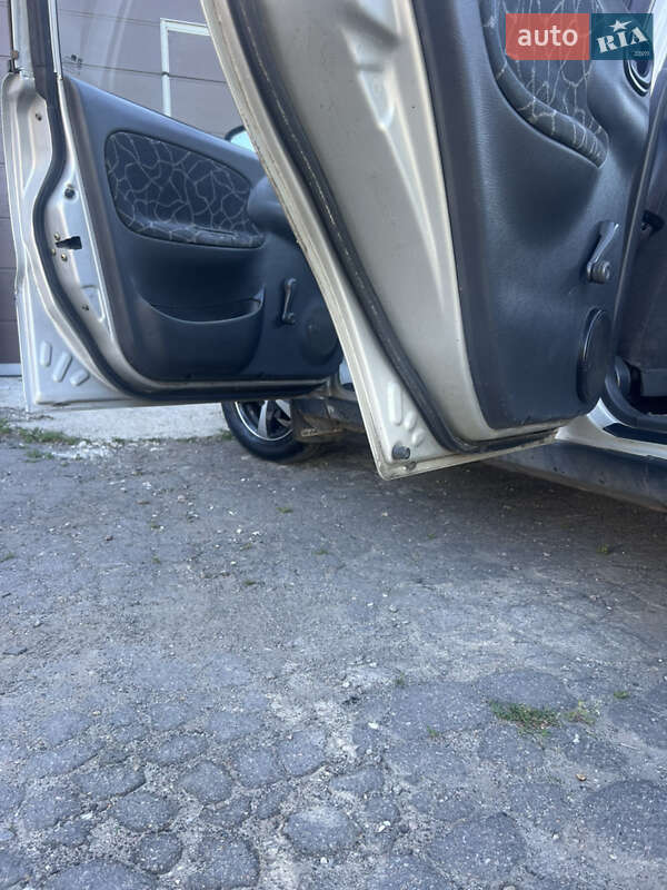 Седан Daewoo Lanos 2003 в Рівному
