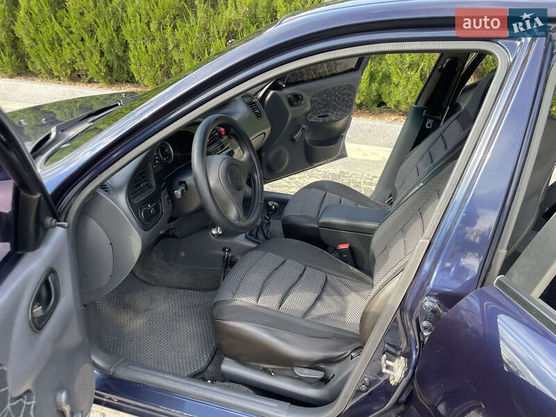 Седан Daewoo Lanos 2003 в Полтаві
