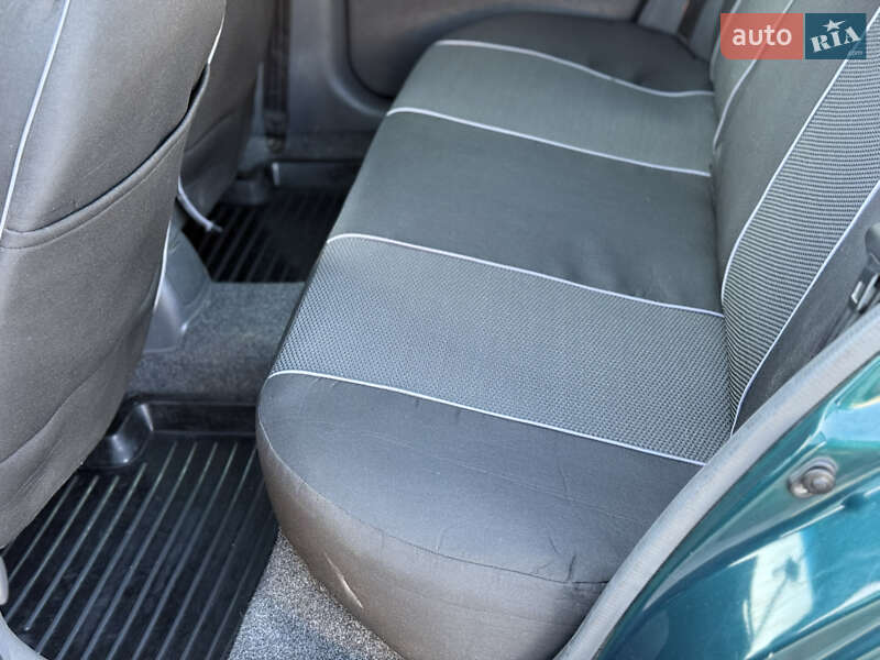 Седан Daewoo Lanos 2004 в Днепре