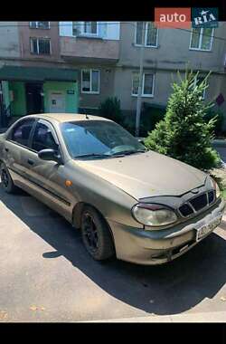 Седан Daewoo Lanos 2004 в Хусті