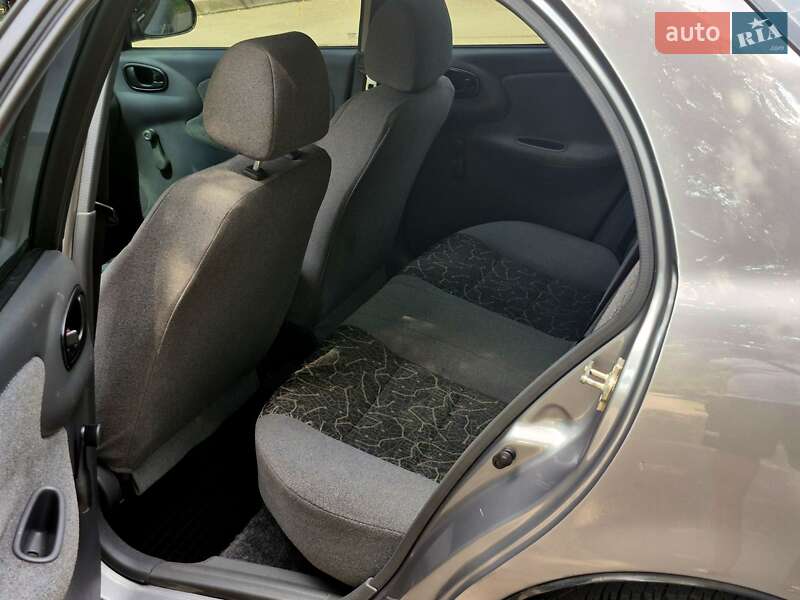 Седан Daewoo Lanos 2008 в Новомосковську