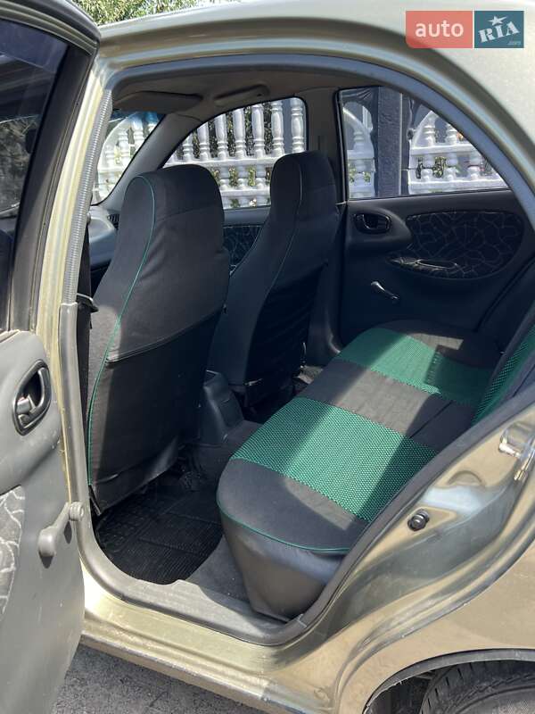 Седан Daewoo Lanos 2002 в Фастові