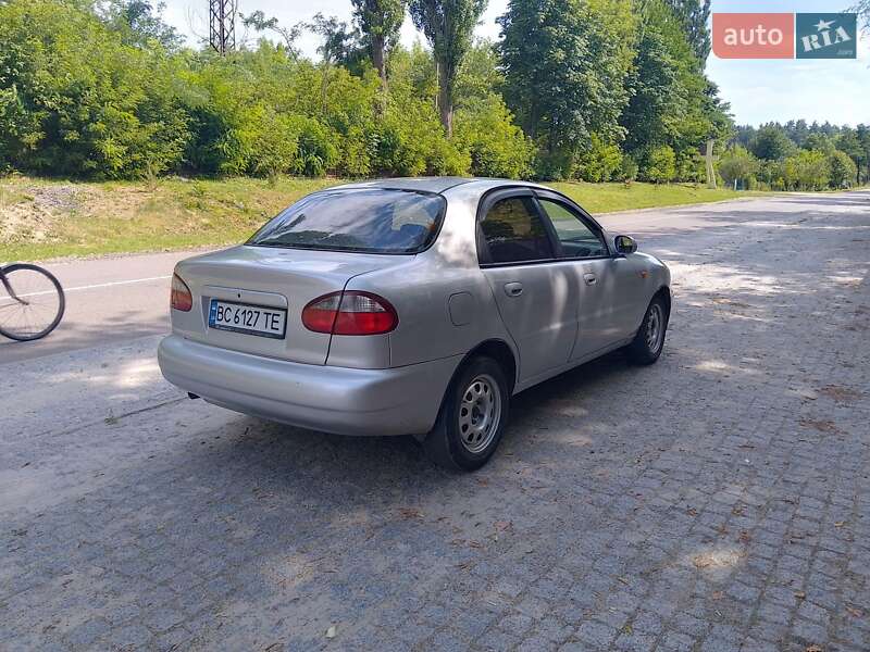 Седан Daewoo Lanos 1998 в Новом Ярычеве