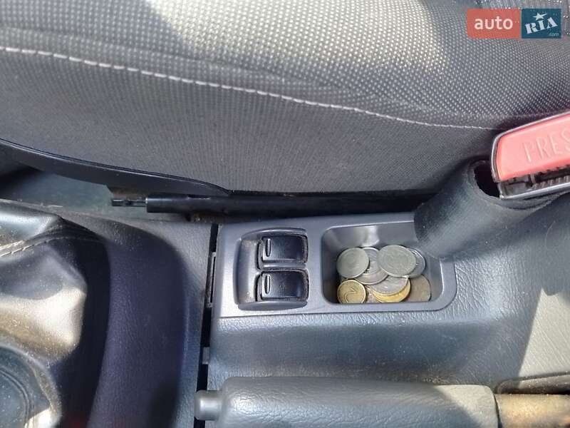 Седан Daewoo Lanos 1998 в Новом Ярычеве