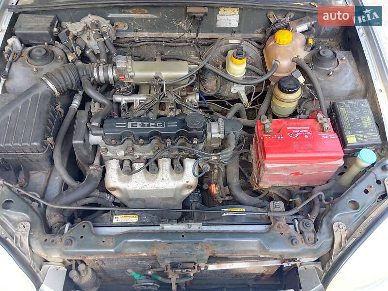 Седан Daewoo Lanos 1998 в Новом Ярычеве