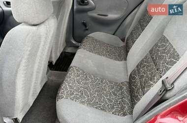 Седан Daewoo Lanos 2004 в 