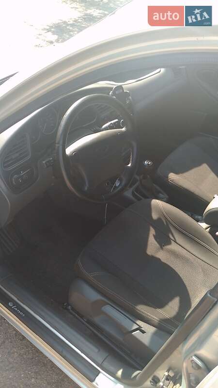 Седан Daewoo Lanos 2003 в Запоріжжі