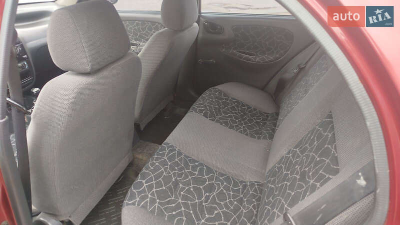Седан Daewoo Lanos 2003 в Харкові