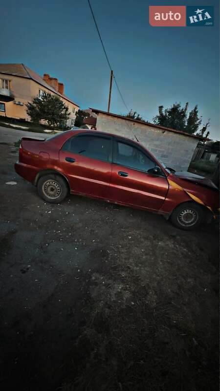 Седан Daewoo Lanos 2004 в Новомосковске