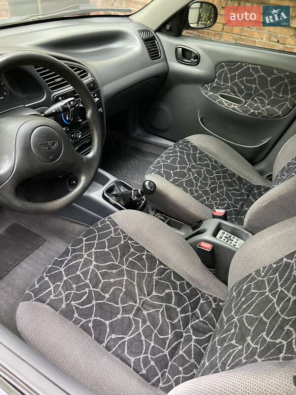 Седан Daewoo Lanos 2002 в Кривом Роге