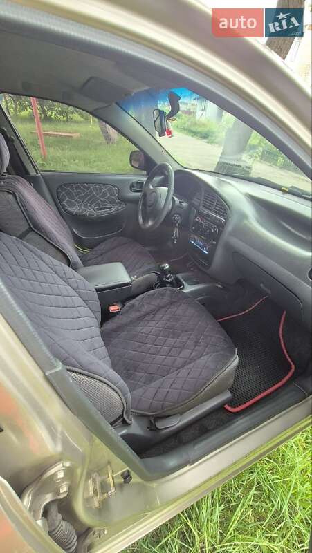 Седан Daewoo Lanos 2004 в Конотопе