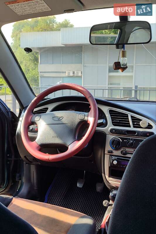 Хетчбек Daewoo Lanos 2001 в Запоріжжі