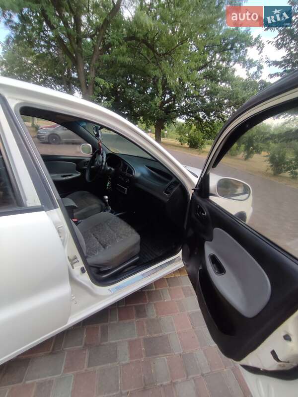 Седан Daewoo Lanos 2005 в Кропивницком