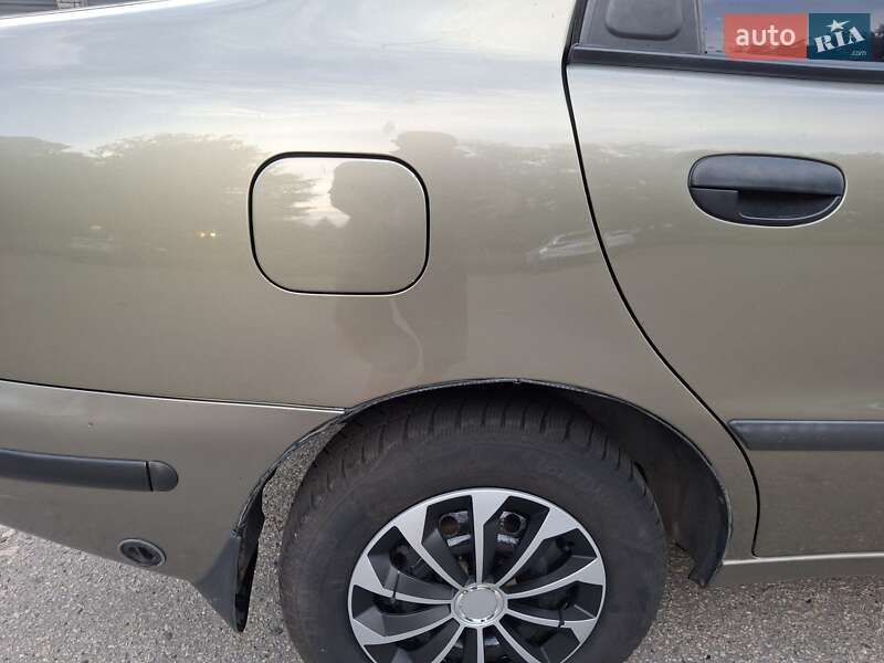 Седан Daewoo Lanos 2003 в Полтаве