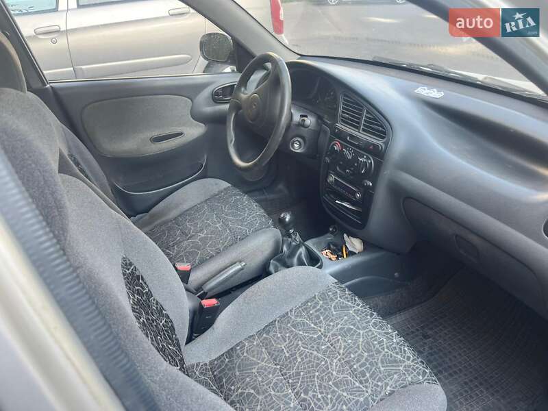 Седан Daewoo Lanos 2006 в Ровно