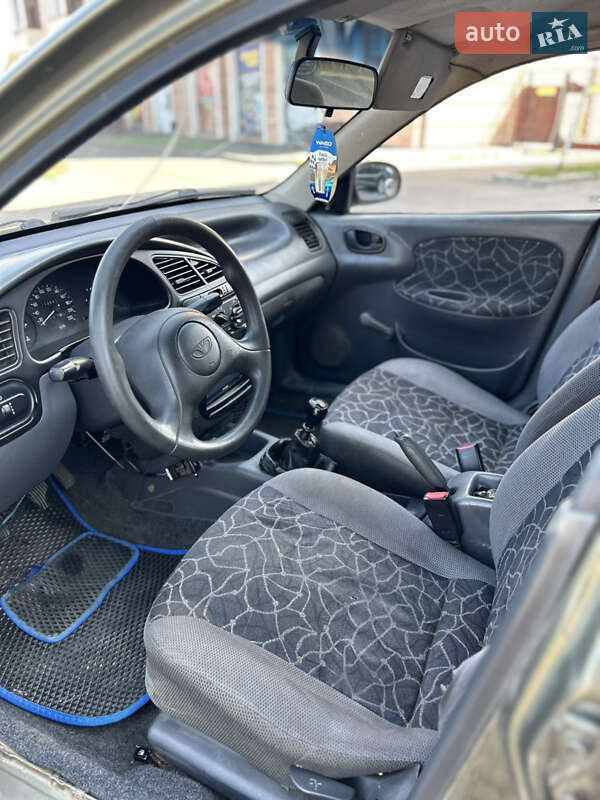 Седан Daewoo Lanos 2004 в Ровно